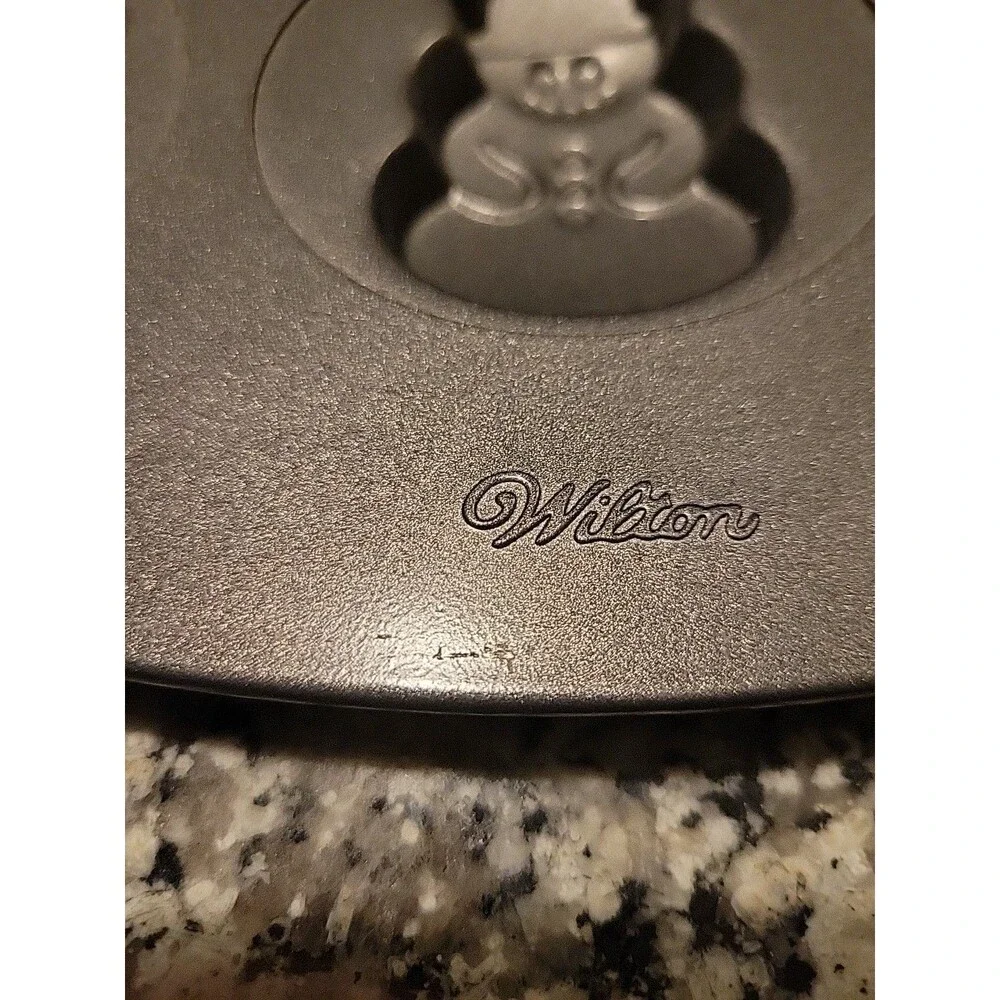 Wilton Christmas Cookies Sheet 12 Cavity Snowman, Reindeer, X-mas‎ Tree  Used